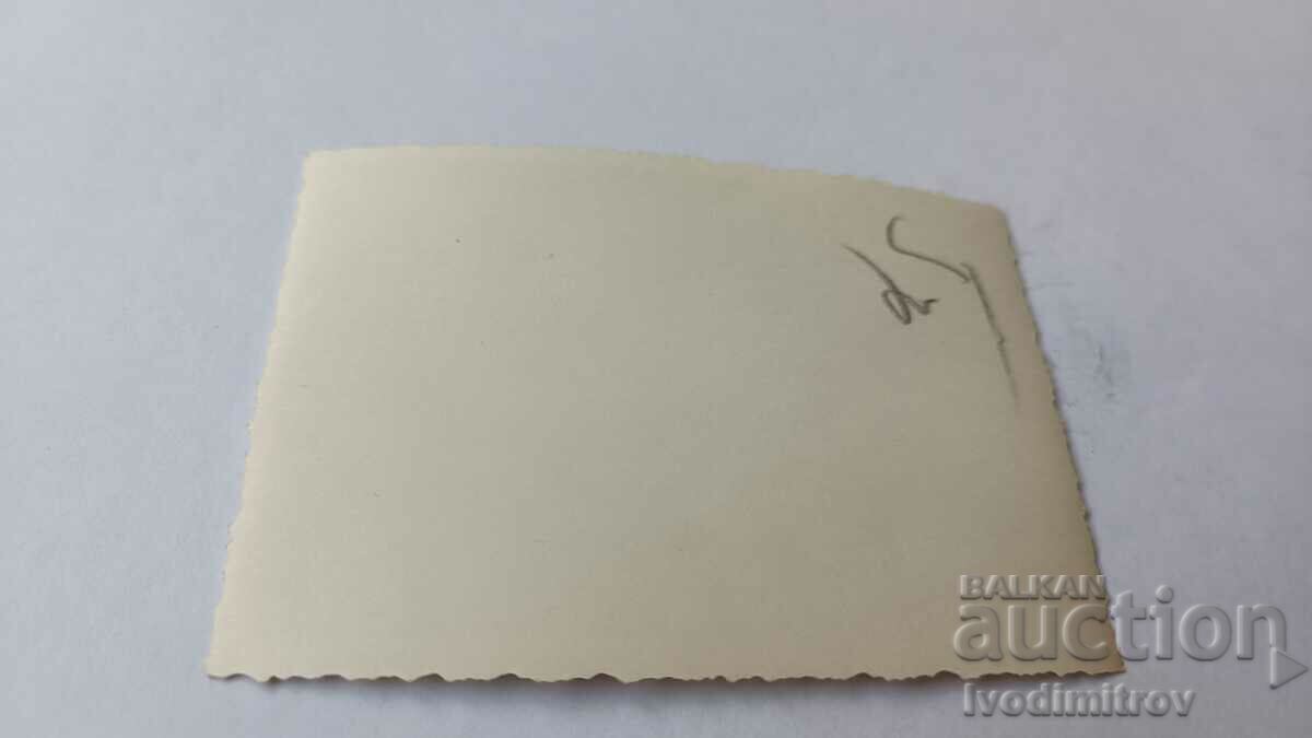 Φωτογραφία Άνθρωπος στην παραλία με τιμή 1.85 BGN | € 0.95