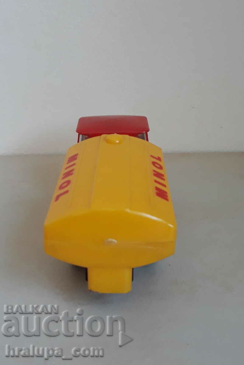 Camion de jucarie pentru copii GDR Piko Robur minol cu preț 100.00 BGN | € 51.13 Camion de jucarie pentru copii GDR Piko Robur minol cu preț 100.00 BGN | € 51.13