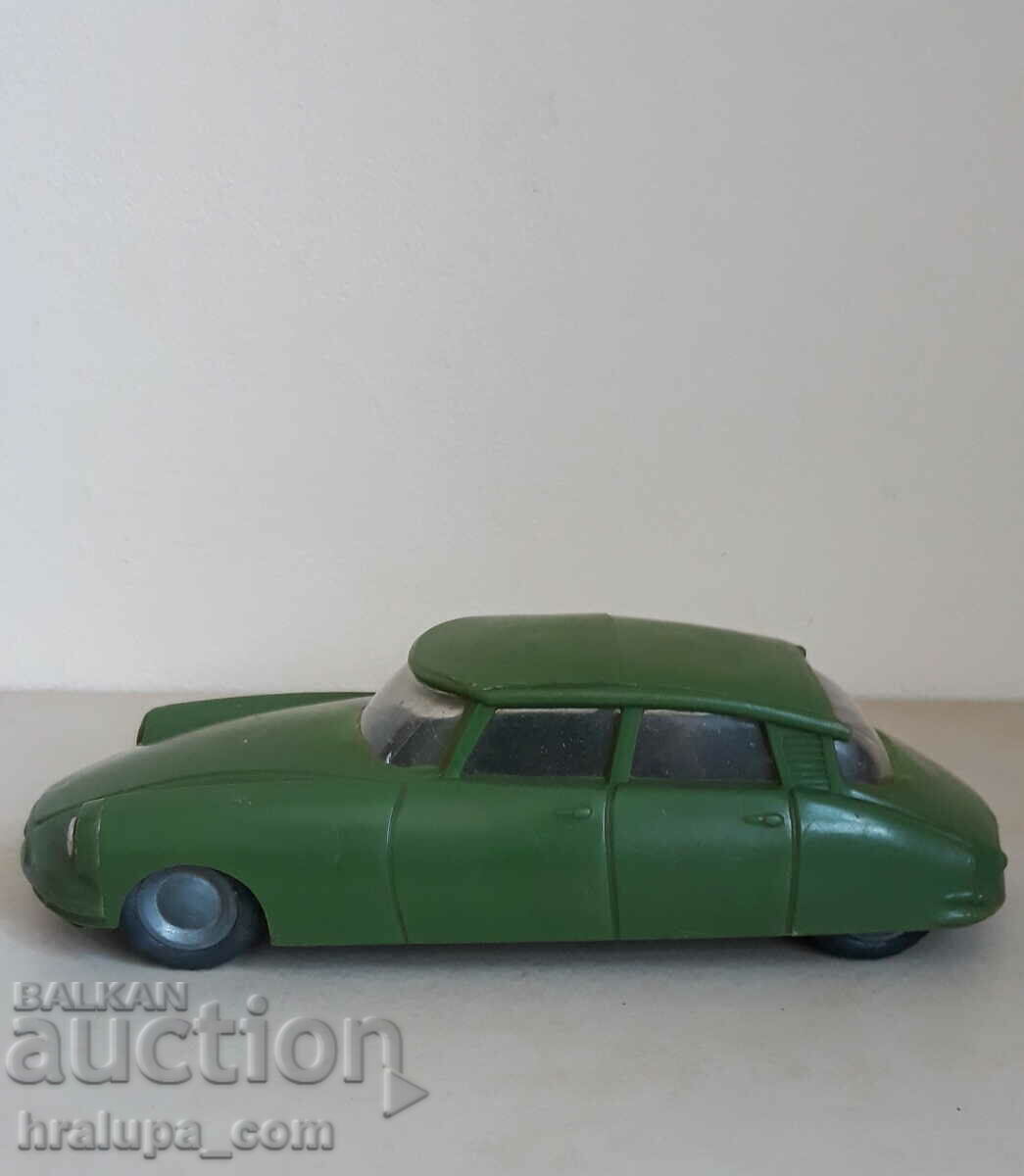 Кола модел 1960 Унгария Flim Lemez Citroen DS 19 1:35 с цена 100.00 лв. | € 51.13 Кола модел 1960 Унгария Flim Lemez Citroen DS 19 1:35 с цена 100.00 лв. | € 51.13