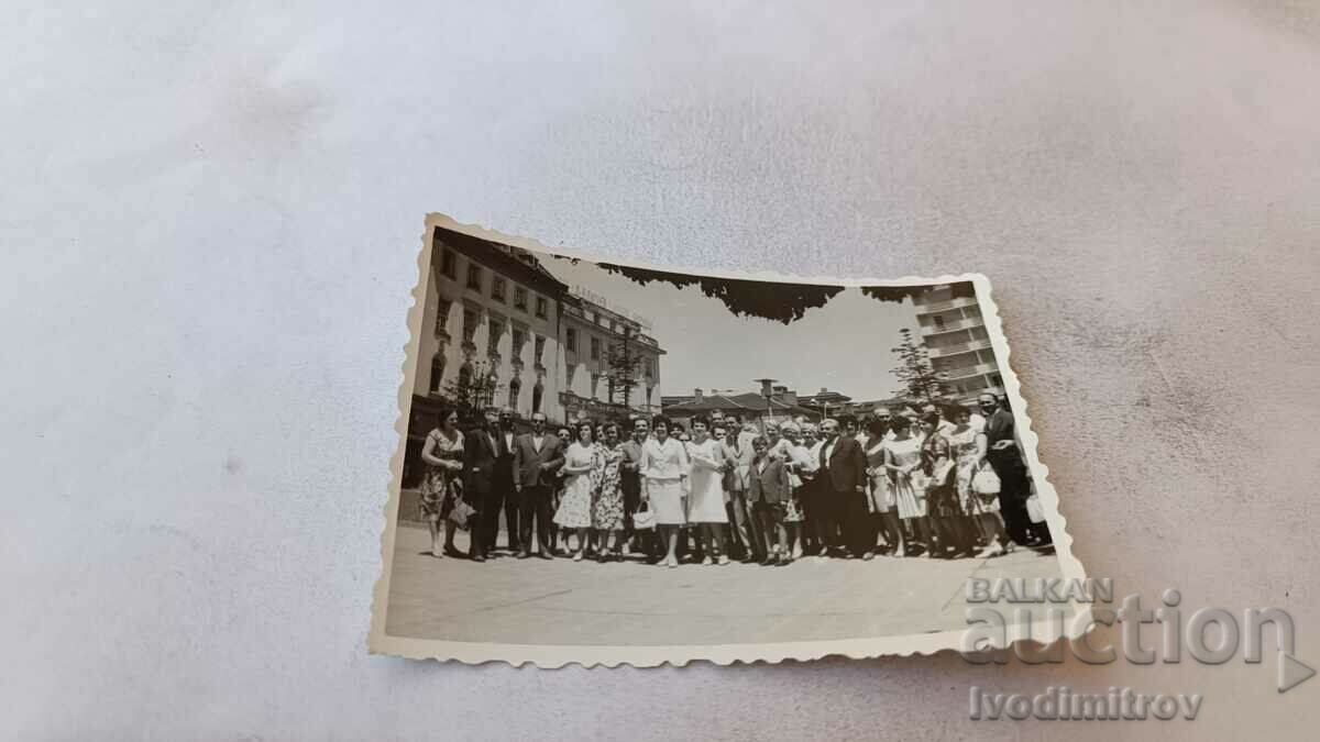 Photo Sofia Men, women and children in the square