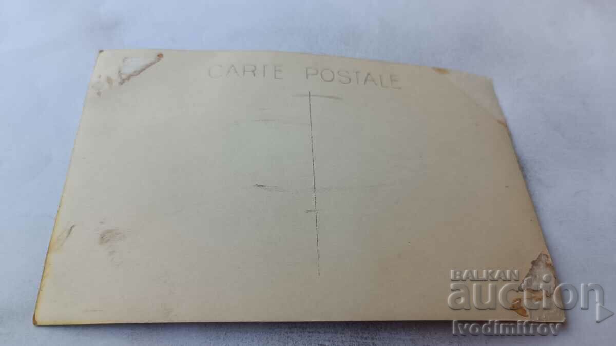 Photo Young men and women at the edge of the village with price 2.35 BGN | € 1.20 Photo Young men and women at the edge of the village with price 2.35 BGN | € 1.20