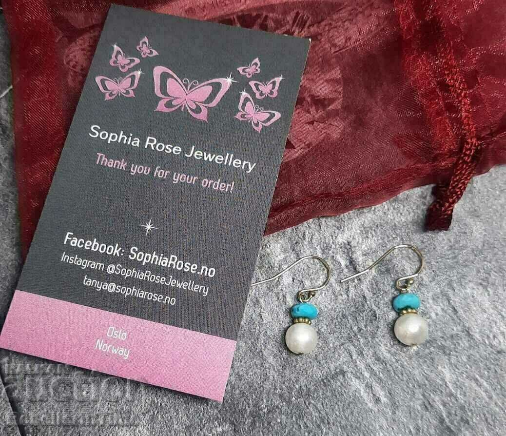 Handmade earrings with natural pearls
