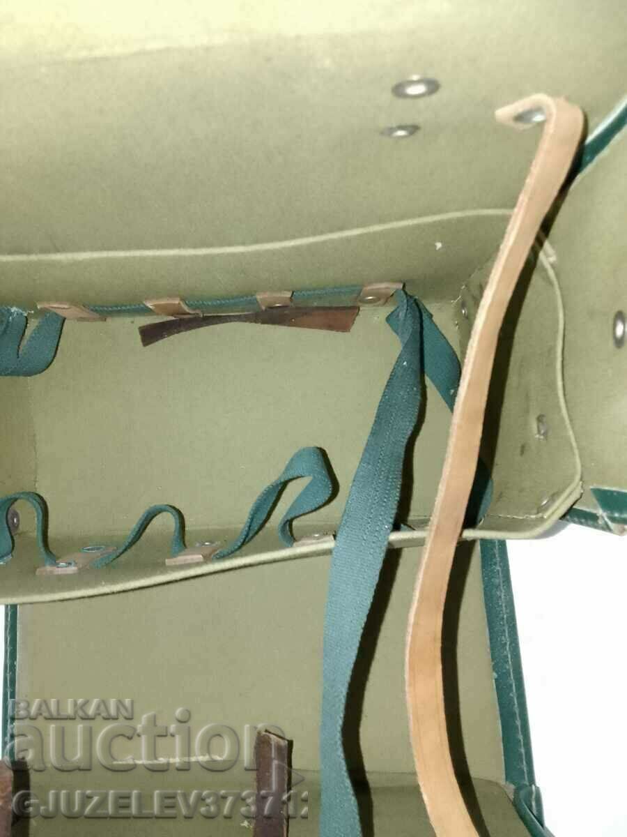 Auction FIELD MILITARY DOCTOR'S BAG. Auction FIELD MILITARY DOCTOR'S BAG.