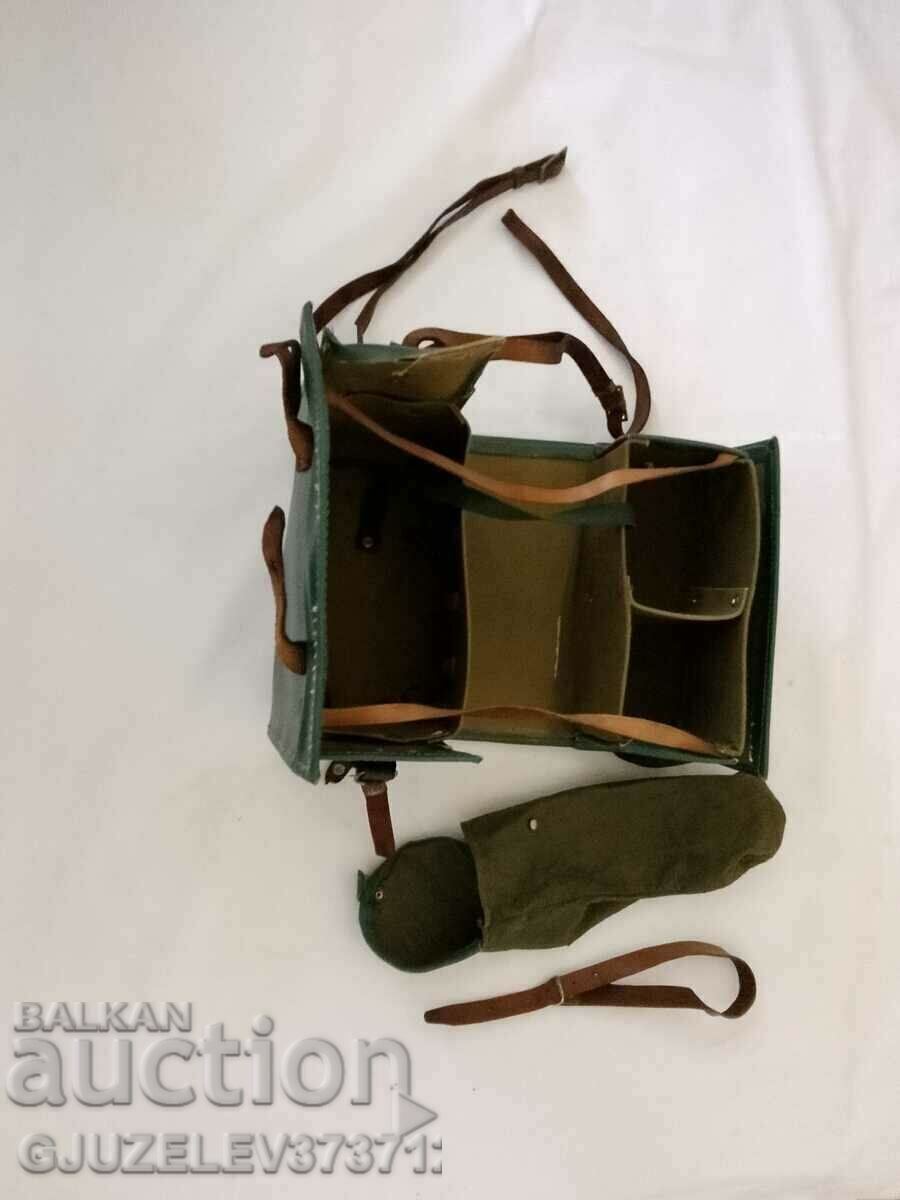 FIELD MILITARY DOCTOR'S BAG. - 7 FIELD MILITARY DOCTOR'S BAG. - 7