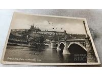 Carte poștală Praha Hradcany a Manesuv most 1937