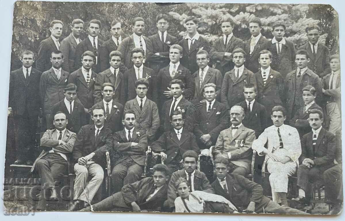 Teachers and students 1923