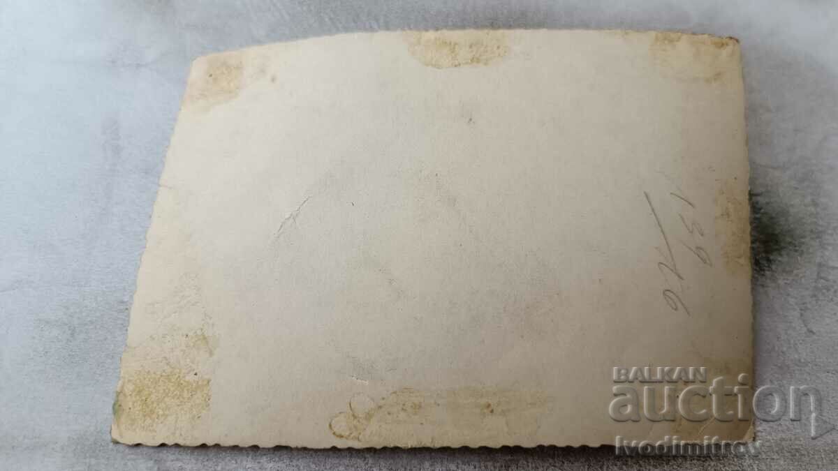 Φωτογραφία Σοφία Άνδρας γυναίκες και παιδιά σε μια βόλτα με τιμή 1.65 BGN | € 0.84 Φωτογραφία Σοφία Άνδρας γυναίκες και παιδιά σε μια βόλτα με τιμή 1.65 BGN | € 0.84