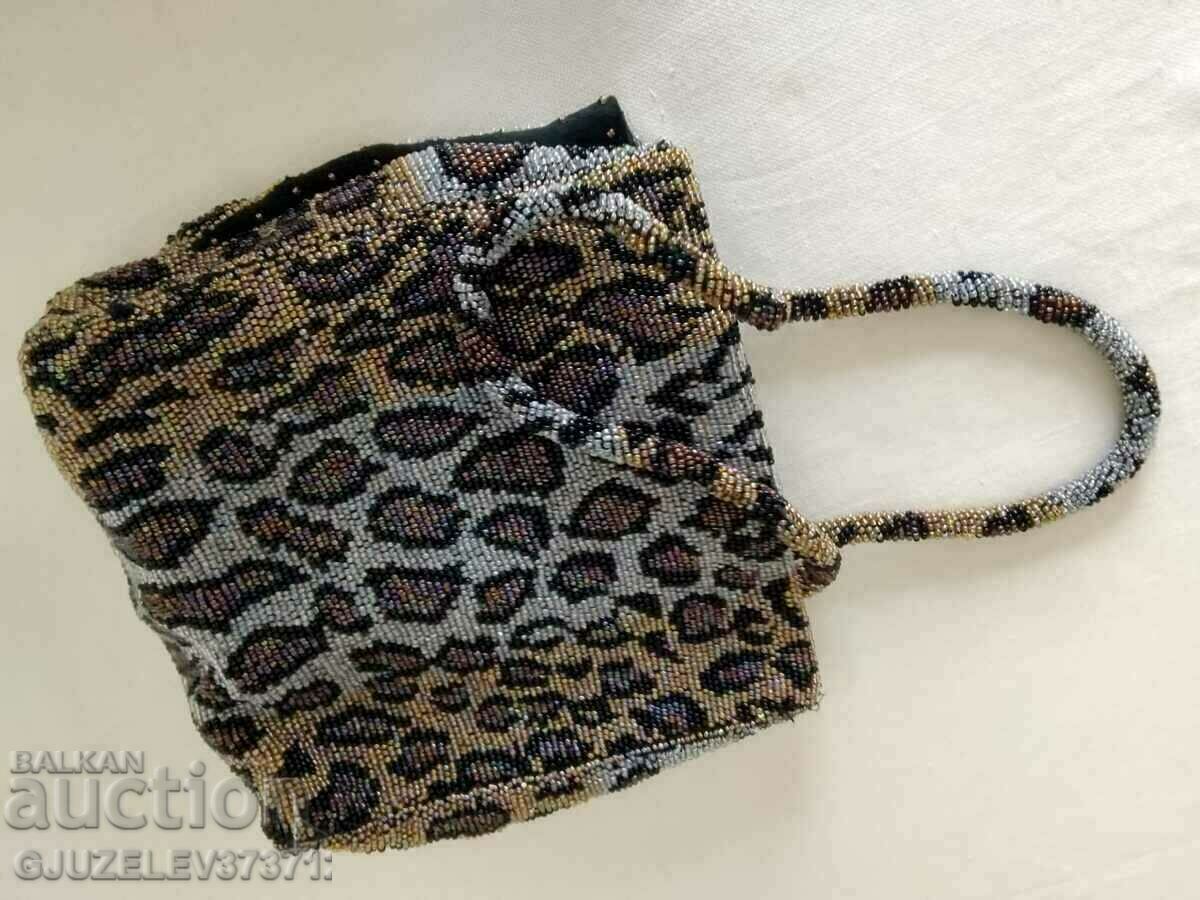 vintage leopard glass bead handbag with price 75.00 BGN | € 38.35 vintage leopard glass bead handbag with price 75.00 BGN | € 38.35