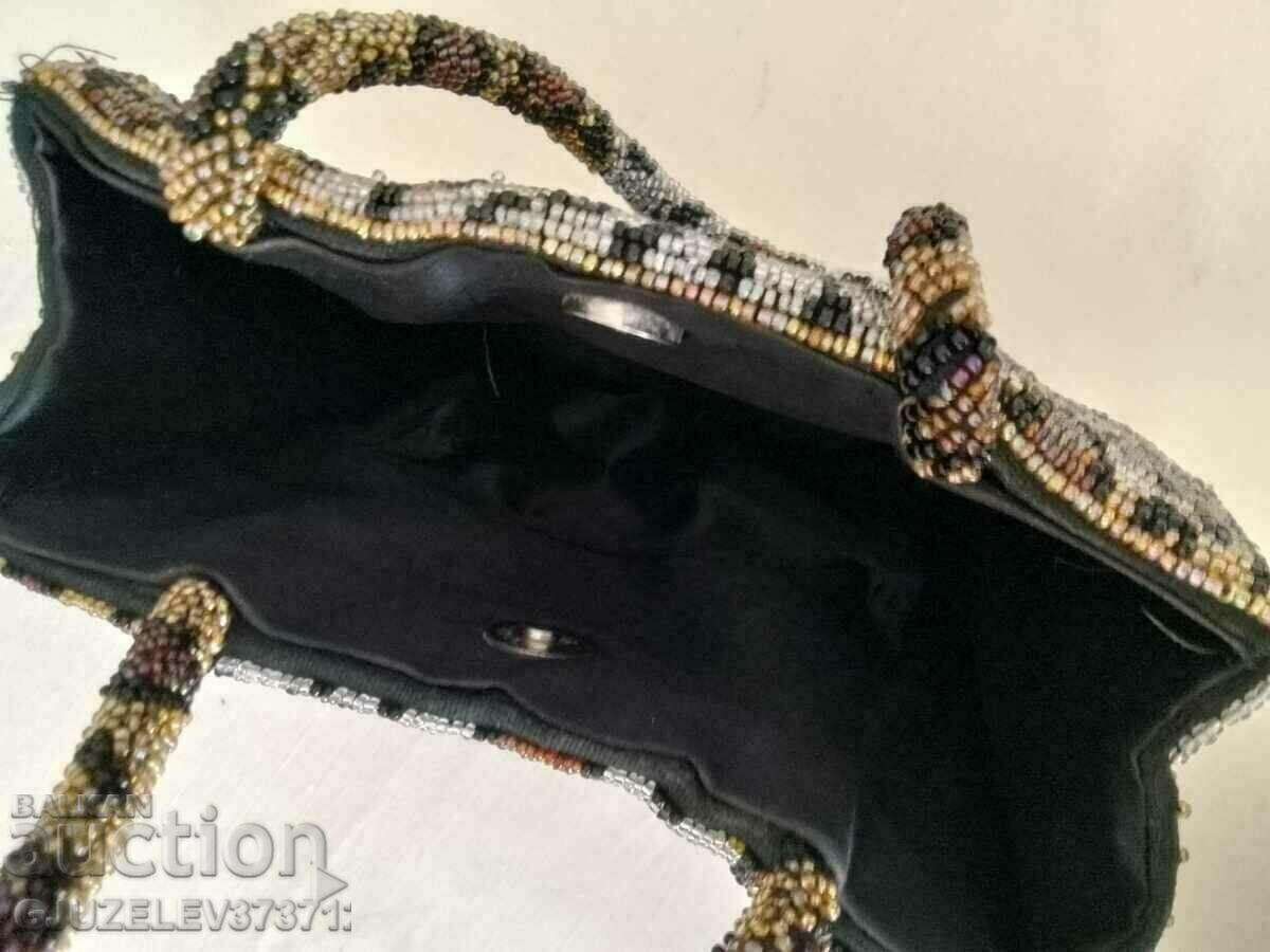 Auction vintage leopard glass bead handbag Auction vintage leopard glass bead handbag