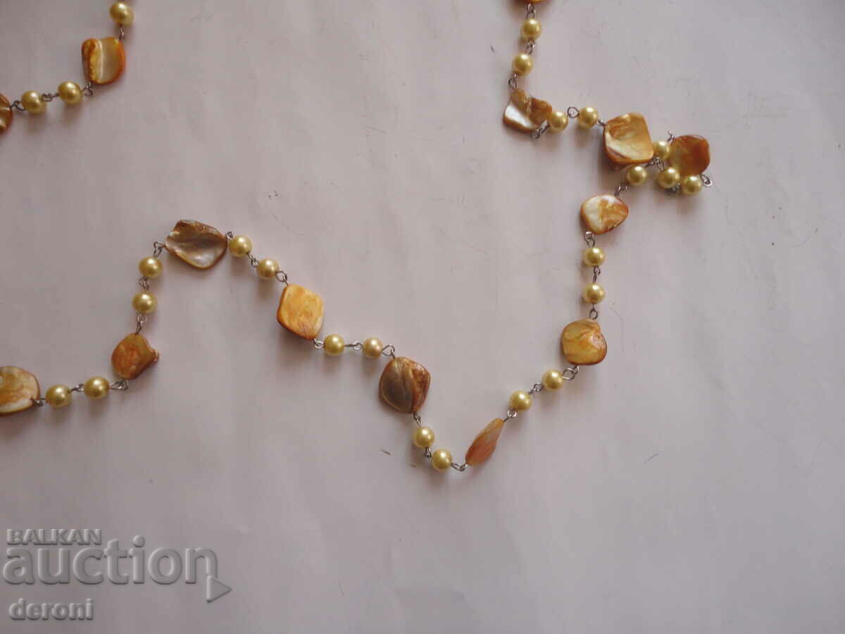 Auction Amazing mother of pearl pearl necklace Auction Amazing mother of pearl pearl necklace