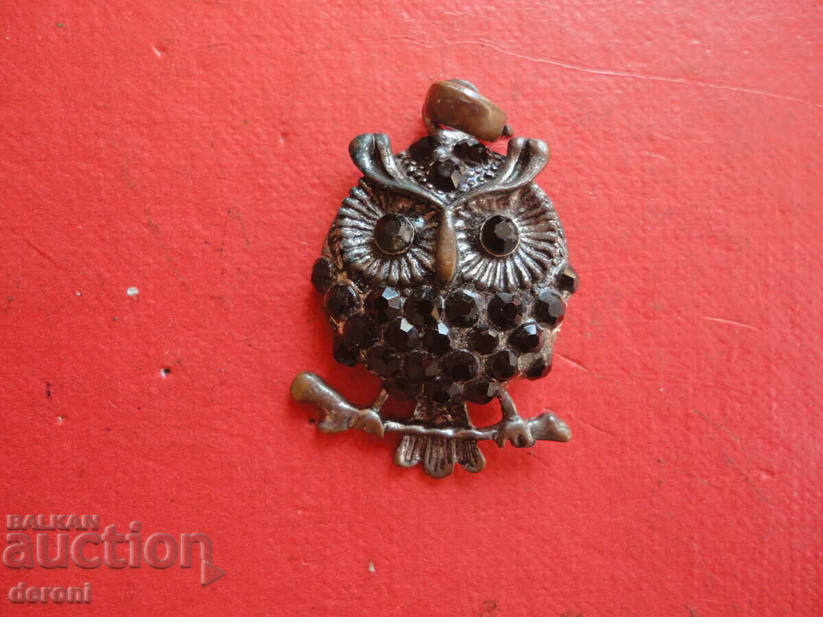 Stoned owl medallion - 5 Stoned owl medallion - 5