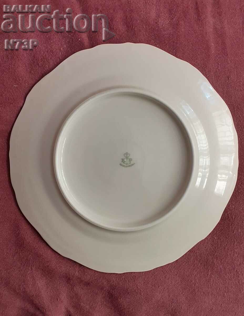 Delivery of OLD PORCELAIN PLATE. COLLECTION. KARLSKRONA. SWEDEN. Delivery of OLD PORCELAIN PLATE. COLLECTION. KARLSKRONA. SWEDEN.