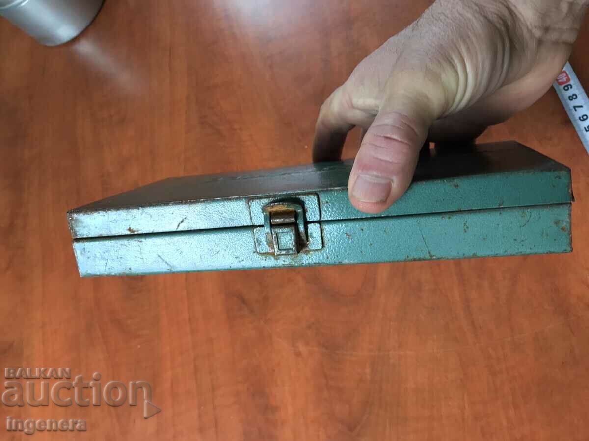 Auction BOX METAL FOR PARTS TOOLS NUTS ETC. Auction BOX METAL FOR PARTS TOOLS NUTS ETC.