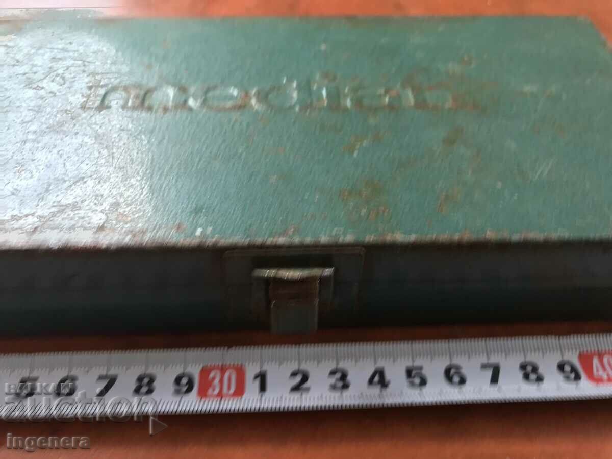 BOX METAL FOR PARTS TOOLS NUTS ETC. - 6 BOX METAL FOR PARTS TOOLS NUTS ETC. - 6