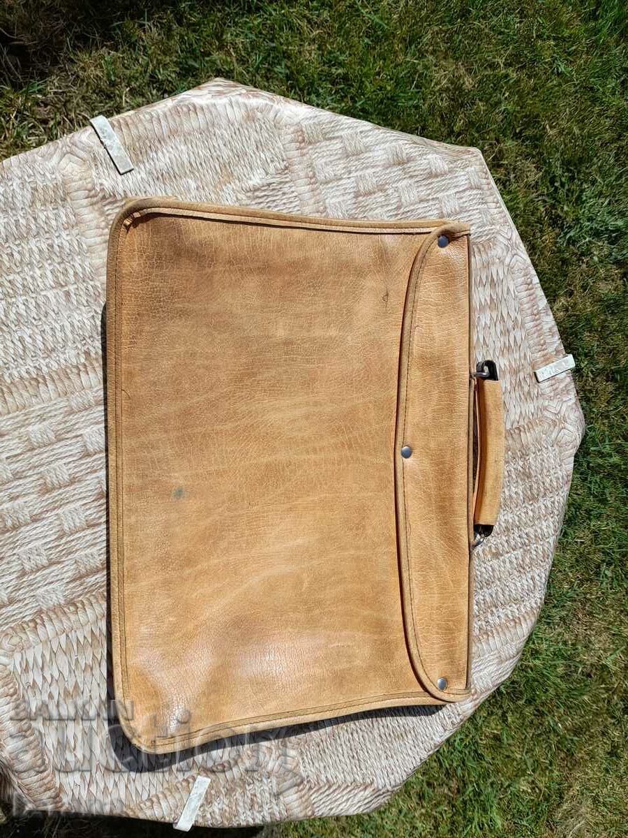 Licitație sac de școală veche