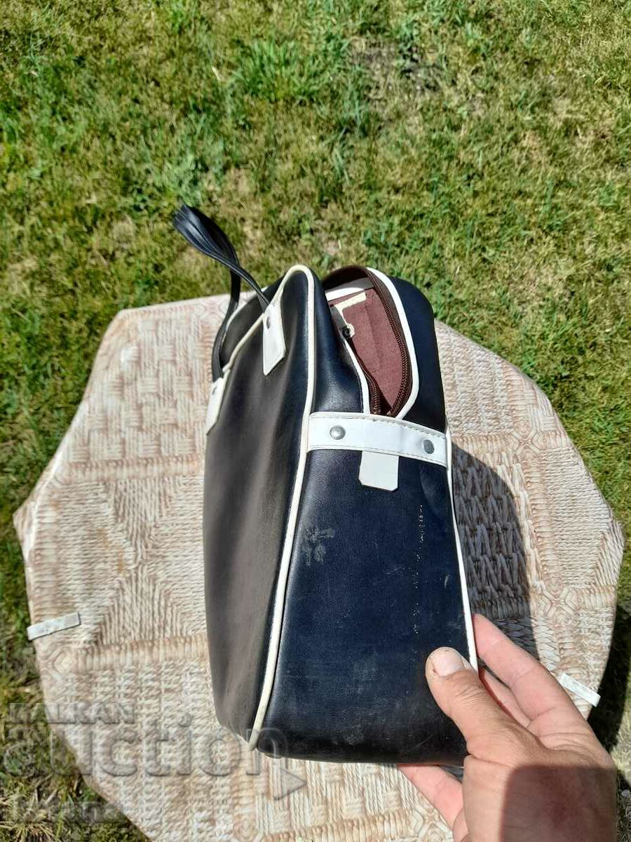 Auction  Old Travel Bag