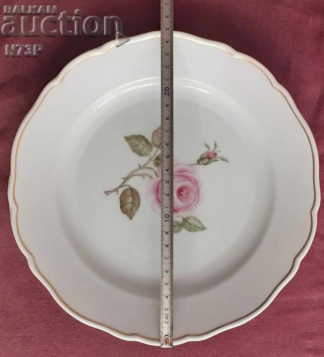 Auction OLD PORCELAIN PLATE. COLLECTION. HAND PAINTED. Auction OLD PORCELAIN PLATE. COLLECTION. HAND PAINTED.