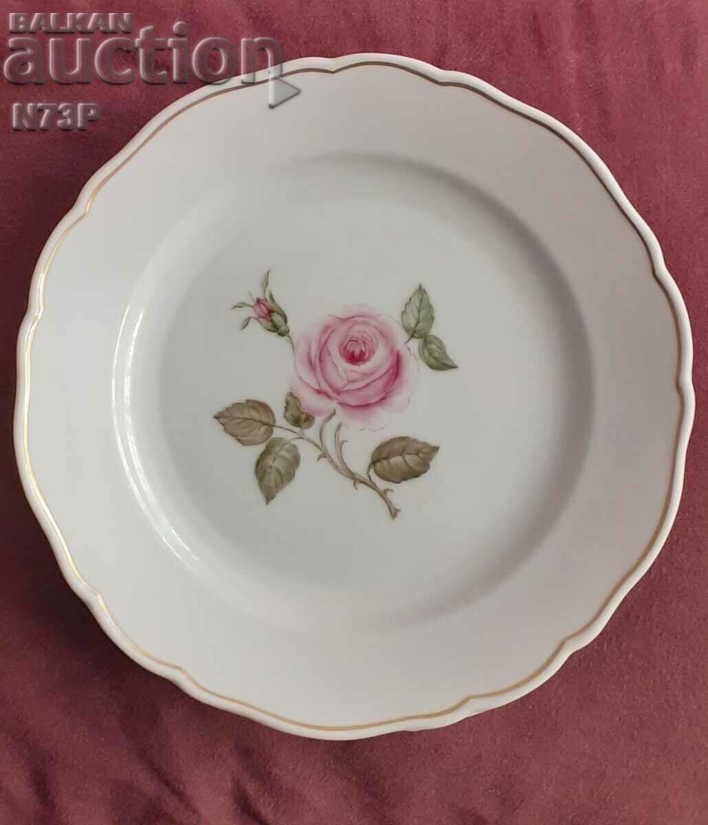 OLD PORCELAIN PLATE. COLLECTION. HAND PAINTED.