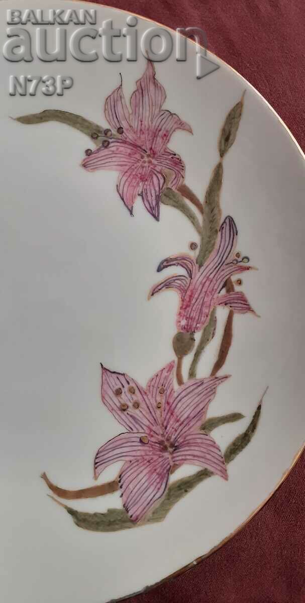 PLATĂ DE PORCELAN. COLECȚIE.PICTAT MÂNĂ. cu preț 18.00 BGN | € 9.20