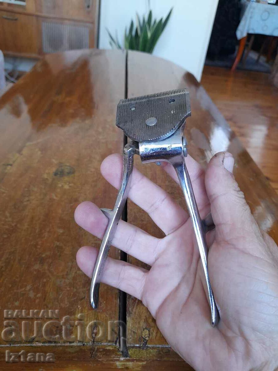 Auction An old trimmer Auction An old trimmer