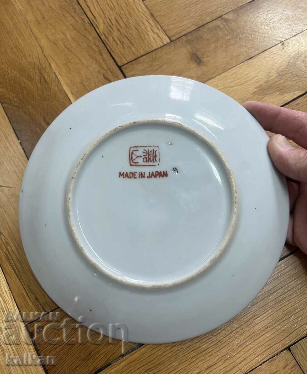 Auction Hand painted Japanese plate Auction Hand painted Japanese plate