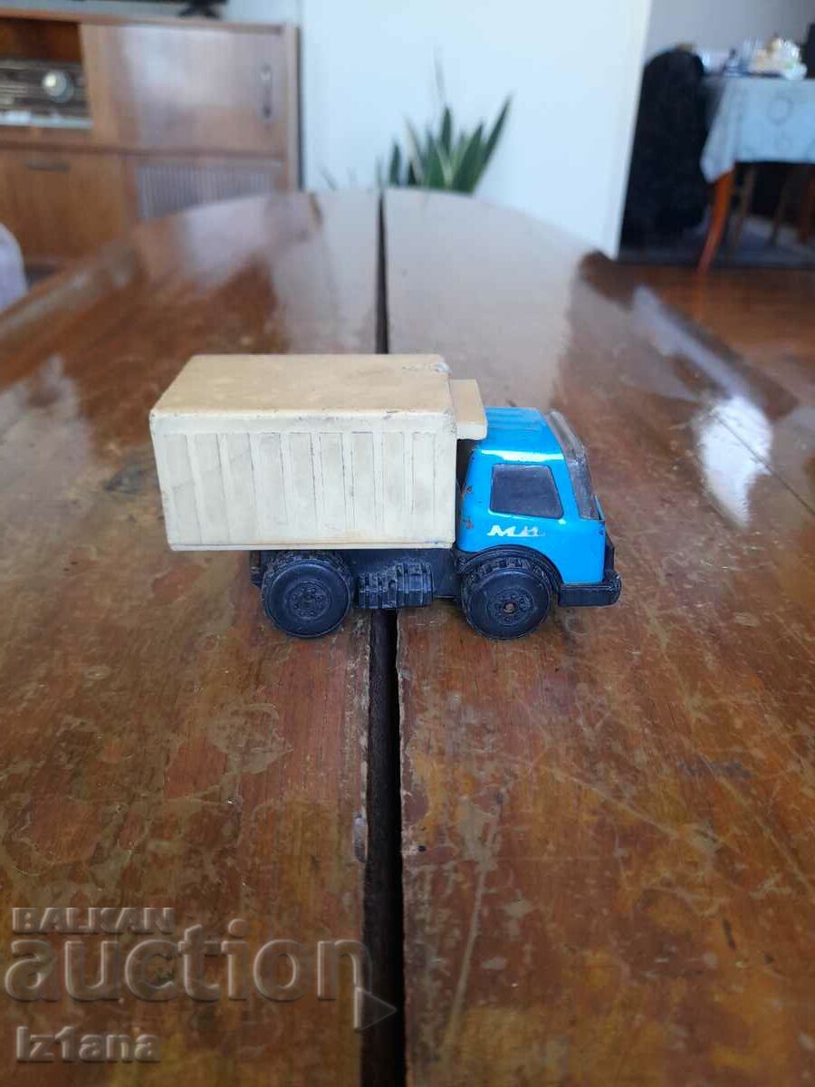Auction Old MIR truck Auction Old MIR truck