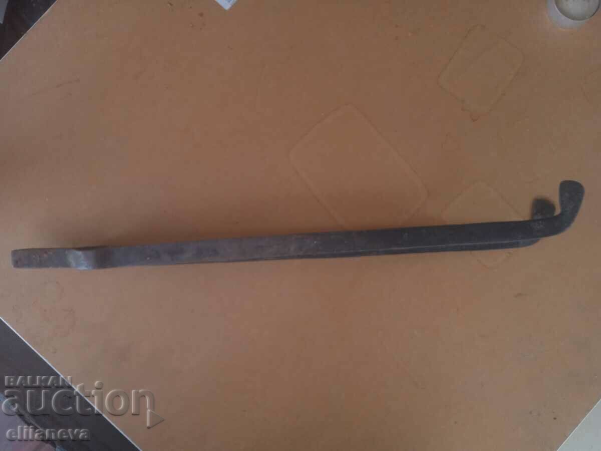 Forged curling iron with price 15.00 BGN | € 7.67 Forged curling iron with price 15.00 BGN | € 7.67