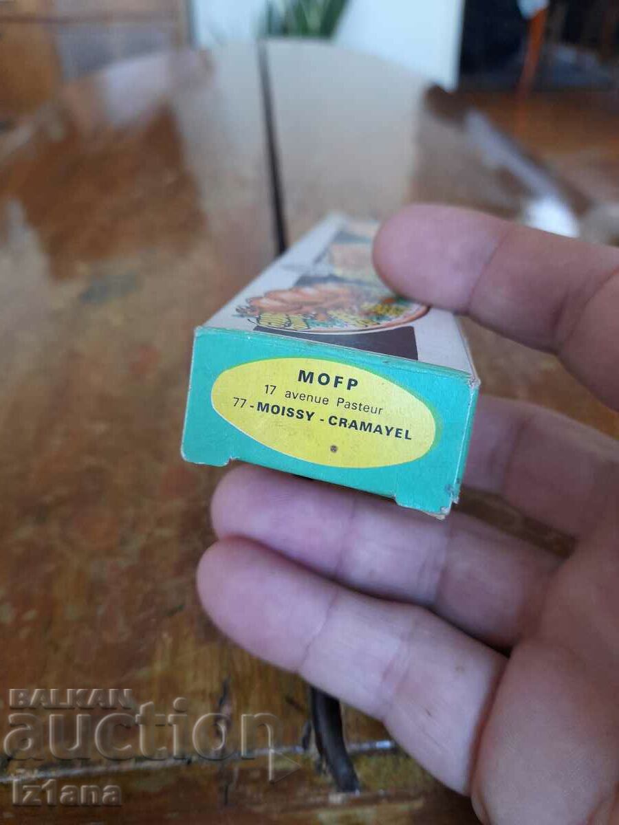 Δημοπρασία Παλιά διακόσμηση πιάτων Δημοπρασία Παλιά διακόσμηση πιάτων