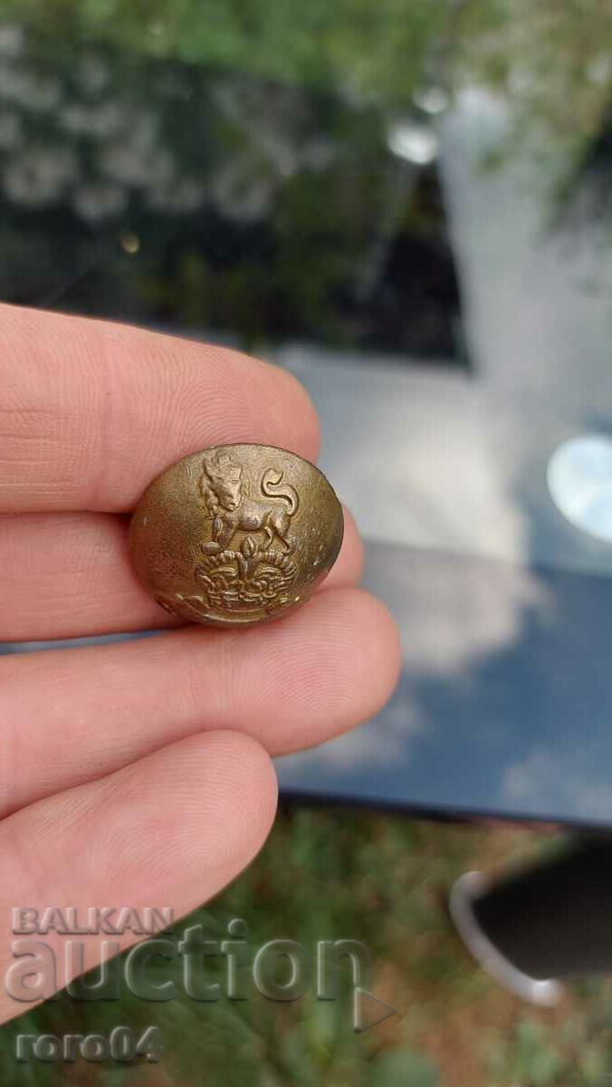 Auction OFFICER'S BUTTON - LION - CROWN Auction OFFICER'S BUTTON - LION - CROWN