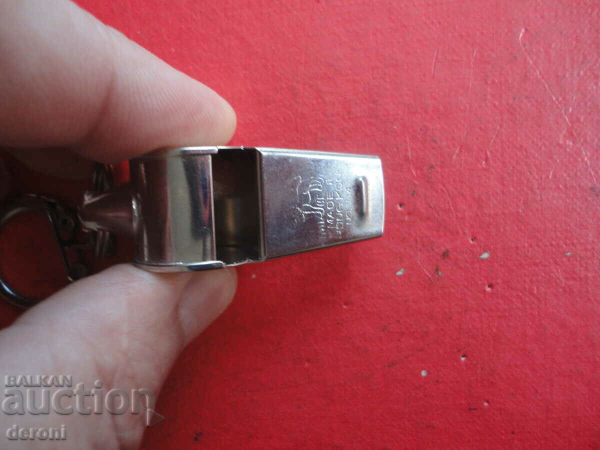Auction Great whistle 3 Auction Great whistle 3