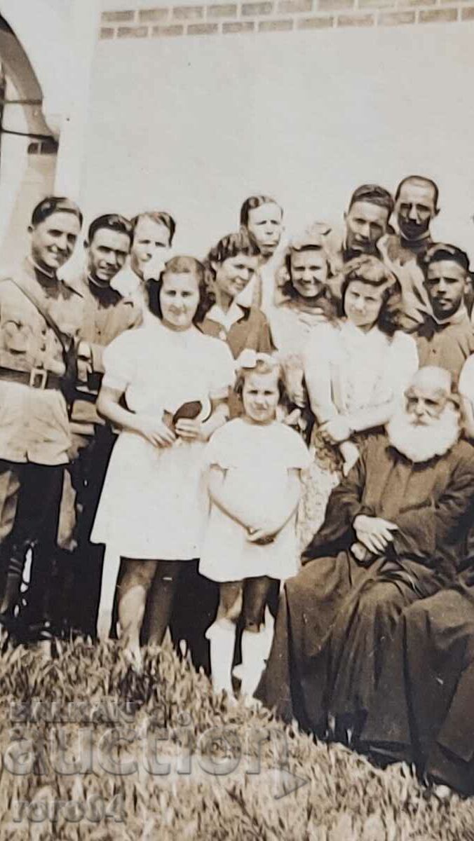 Delivery of PRIESTS - MILITARY - PEOPLE - CHURCH Delivery of PRIESTS - MILITARY - PEOPLE - CHURCH