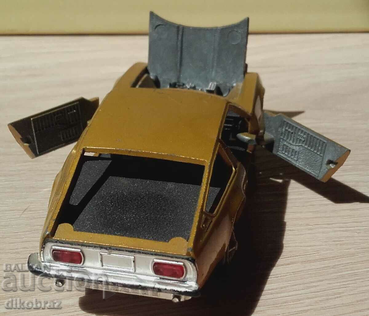 Delivery of Maserati - GAMA - M 1:46 Delivery of Maserati - GAMA - M 1:46