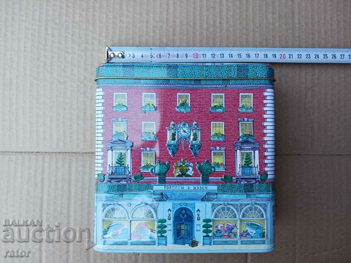 English music box with lantern - PICCADILLY with price 12.00 BGN | € 6.14 English music box with lantern - PICCADILLY with price 12.00 BGN | € 6.14