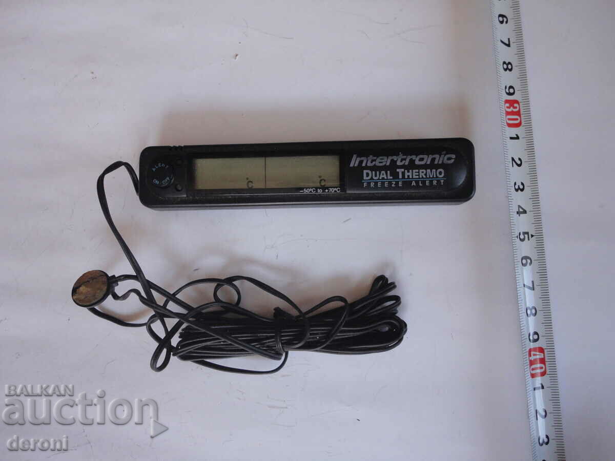 Dual thermometer with frost warning with price 10.00 BGN | € 5.11