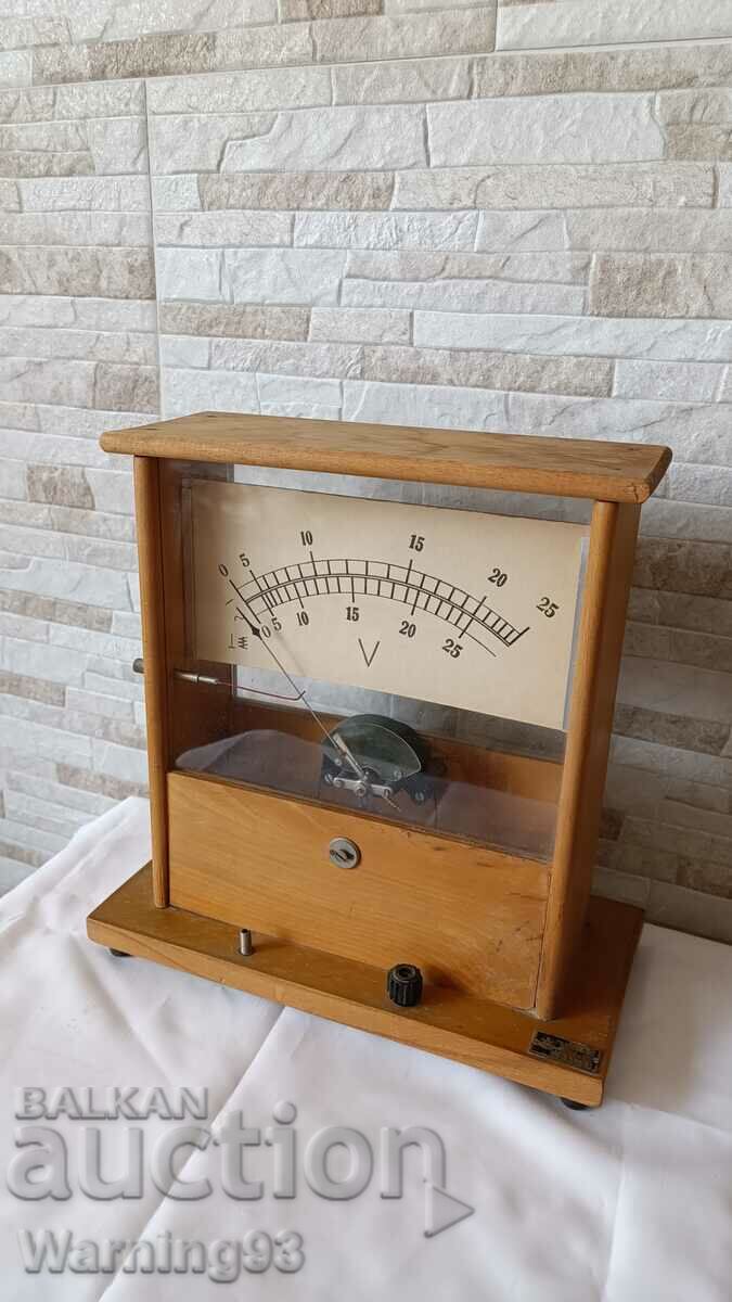 Delivery of Old wooden table voltmeter - 1960 - UCHTEHPROM Delivery of Old wooden table voltmeter - 1960 - UCHTEHPROM