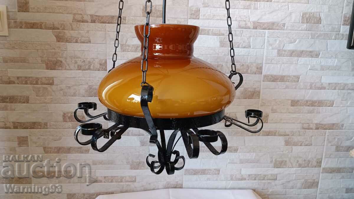 Παλαιός πολυέλαιος από σφυρήλατο σίδερο και γυάλινη οροφή με τιμή 90.00 BGN | € 46.02 Παλαιός πολυέλαιος από σφυρήλατο σίδερο και γυάλινη οροφή με τιμή 90.00 BGN | € 46.02