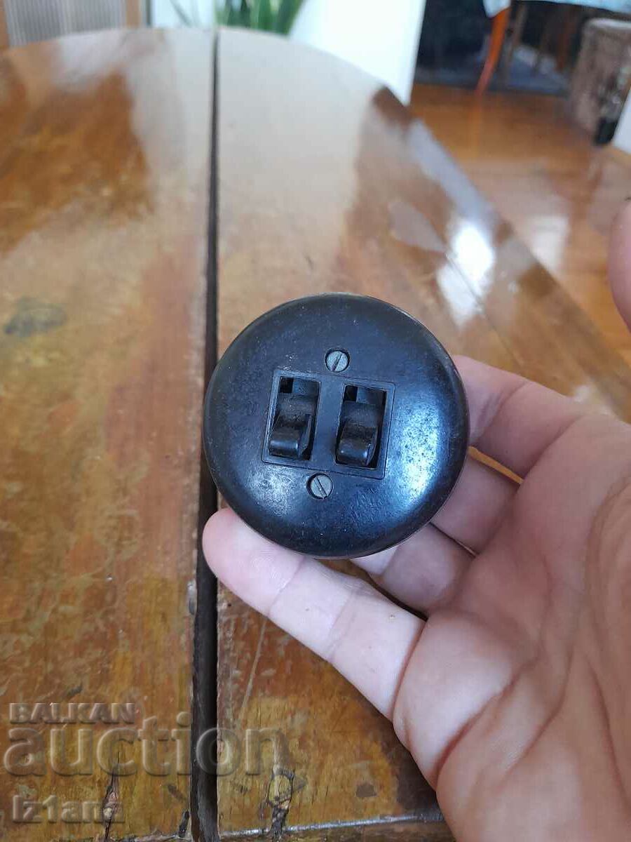 Old power switch with price 12.00 BGN | € 6.14 Old power switch with price 12.00 BGN | € 6.14