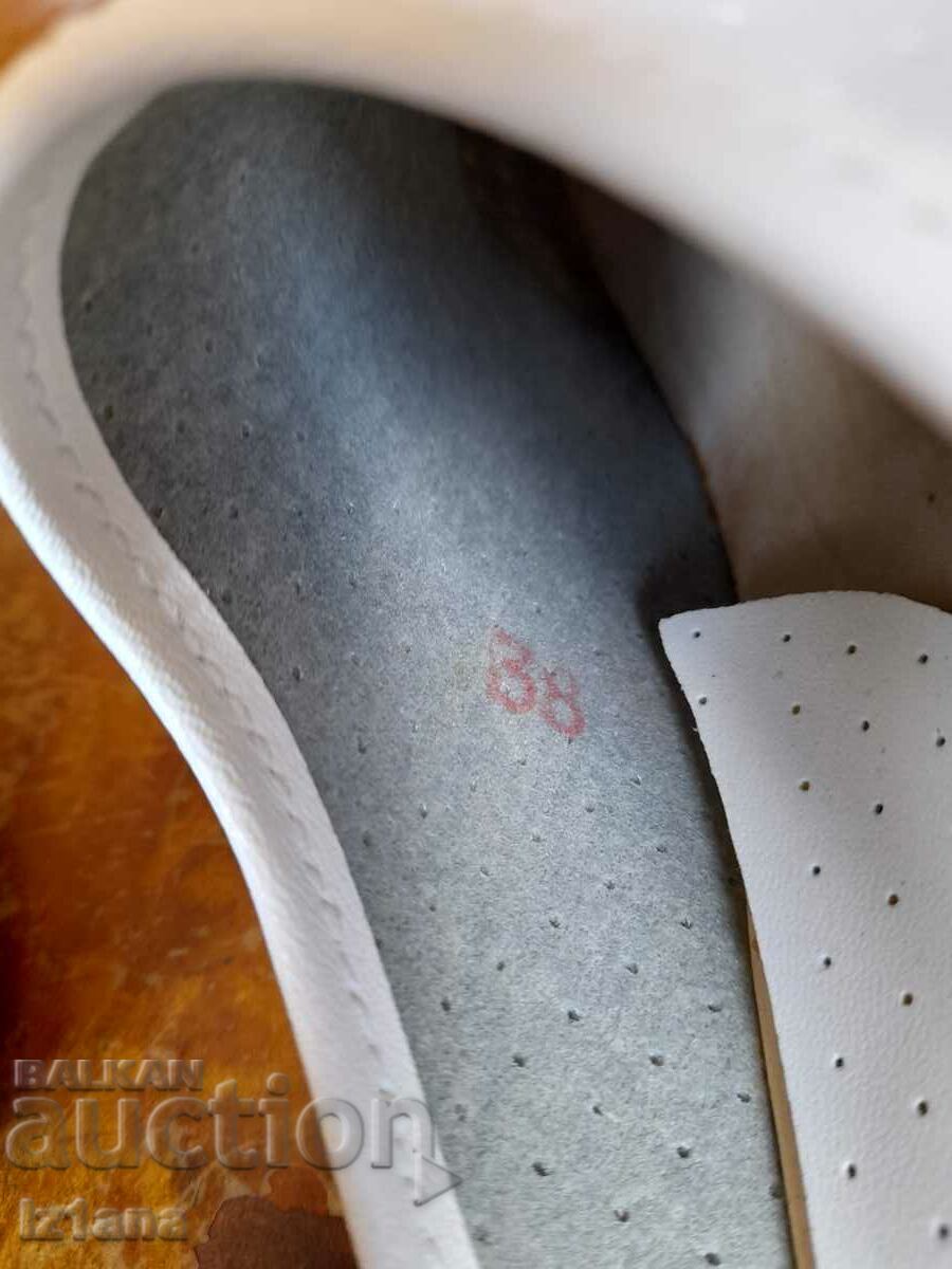 Papuci, pantofi, încălțăminte - 7