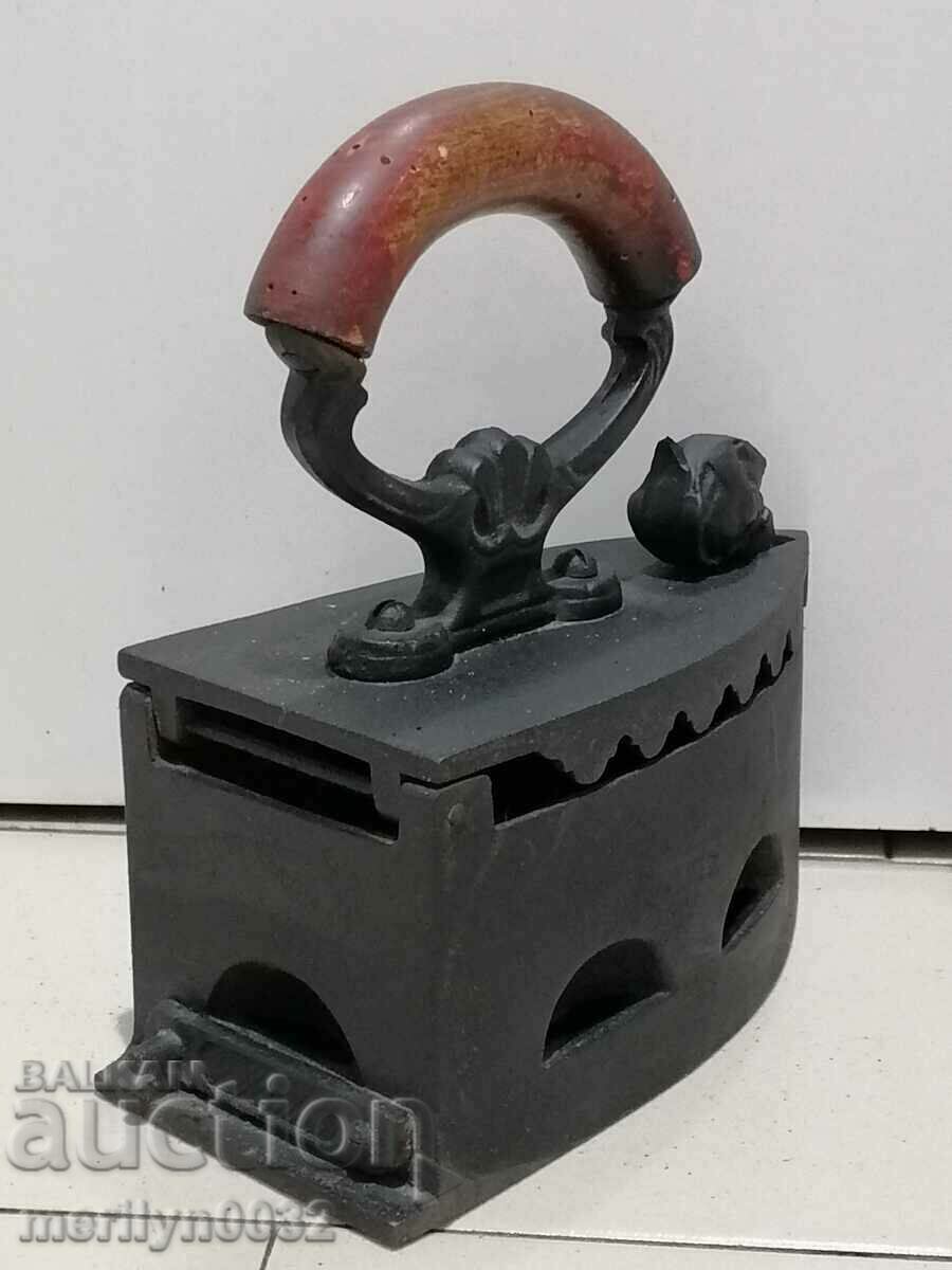 Δημοπρασία Παλιά σιδήρου στην πυρκαγιά Δημοπρασία Παλιά σιδήρου στην πυρκαγιά