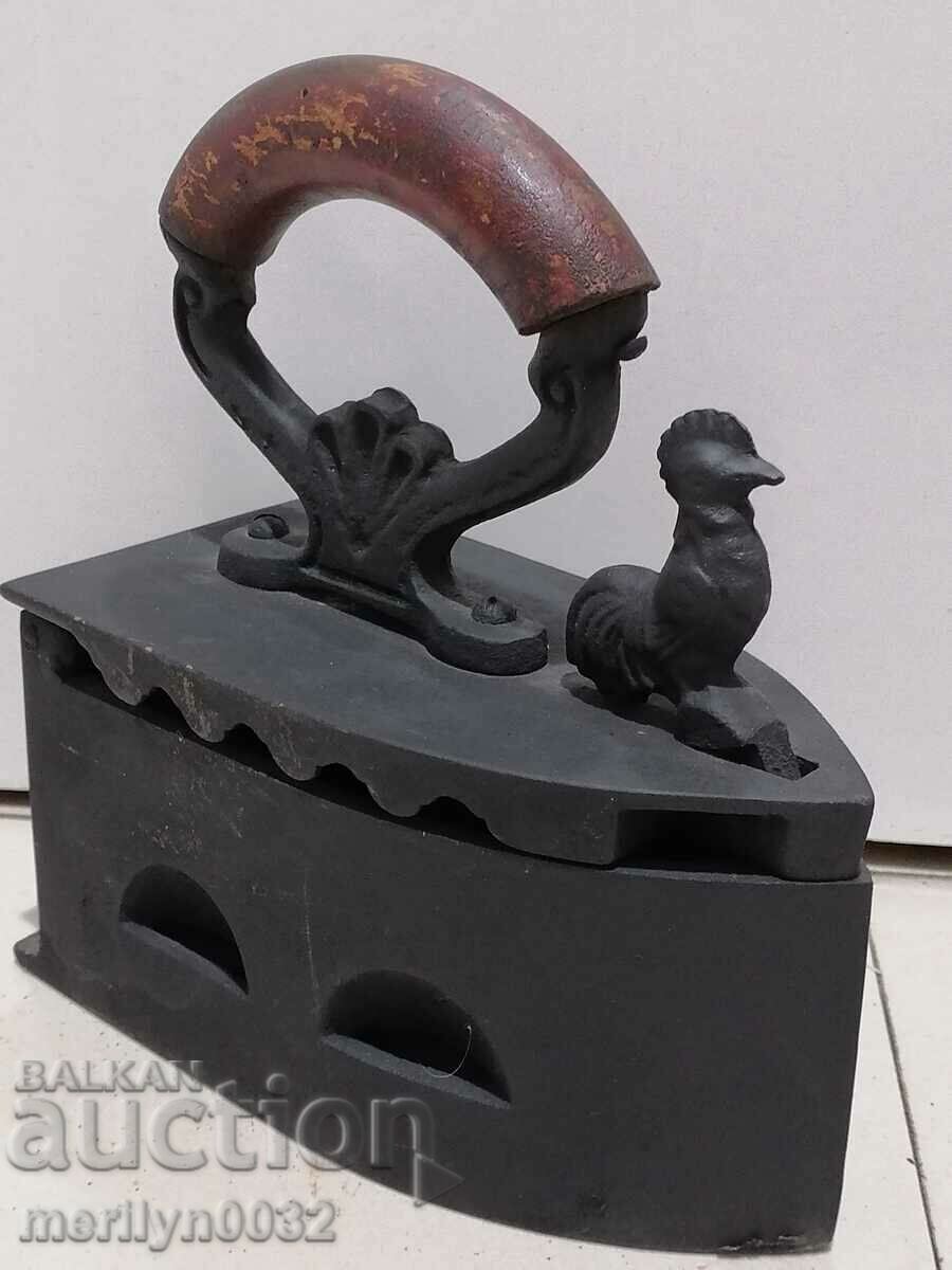 Аукцион Стара ютия на жар Аукцион Стара ютия на жар