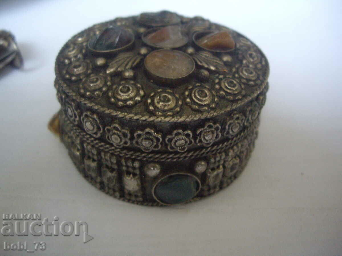 Old jewelry box. with price 30.00 BGN | € 15.34