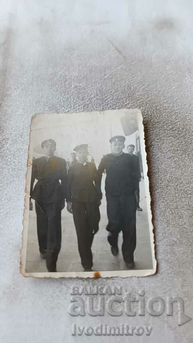 Fotografie Sofia Trei studenți la plimbare 1941