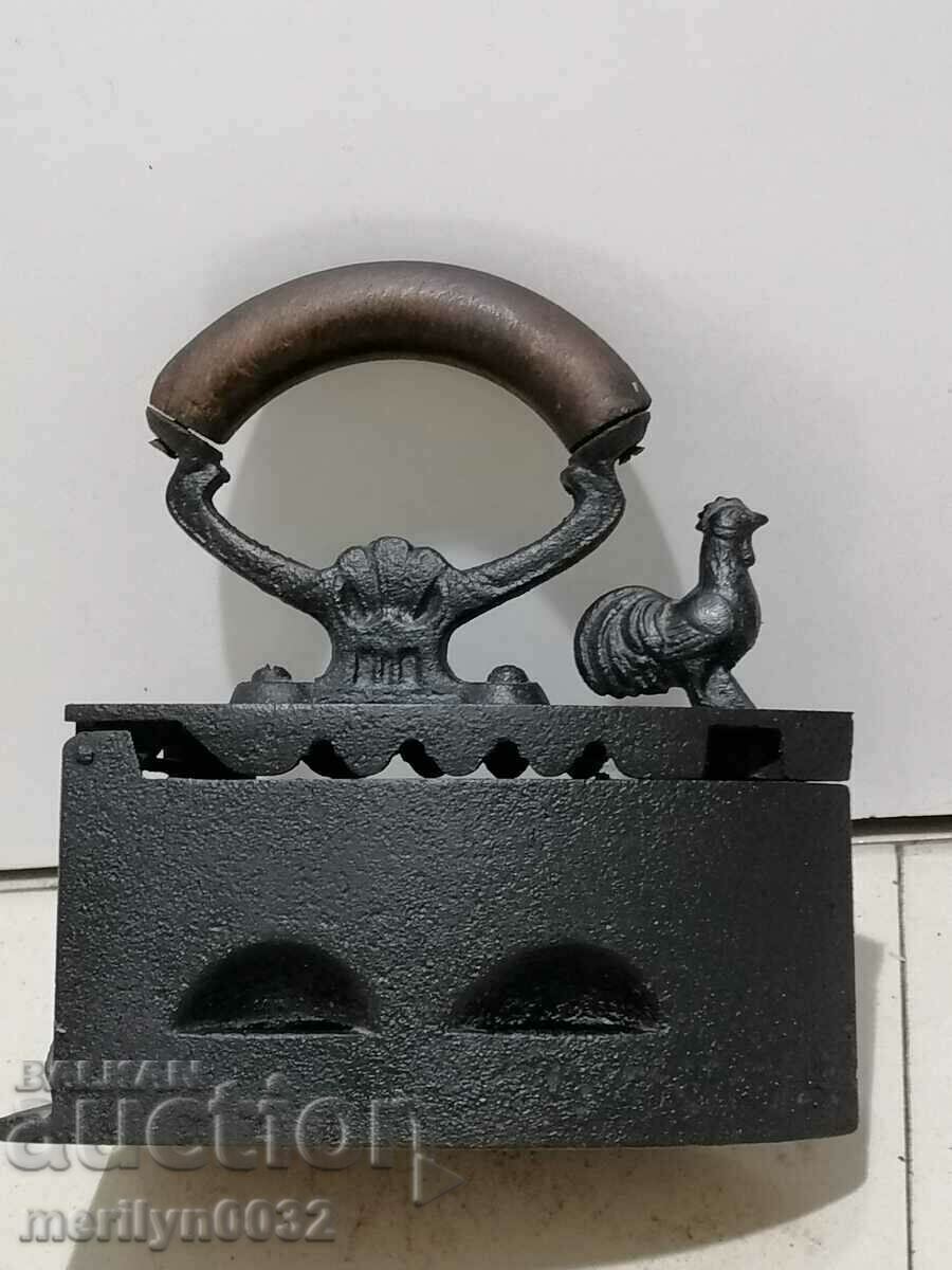 Παλιά σιδήρου στην πυρκαγιά με τιμή 69.00 BGN | € 35.28 Παλιά σιδήρου στην πυρκαγιά με τιμή 69.00 BGN | € 35.28