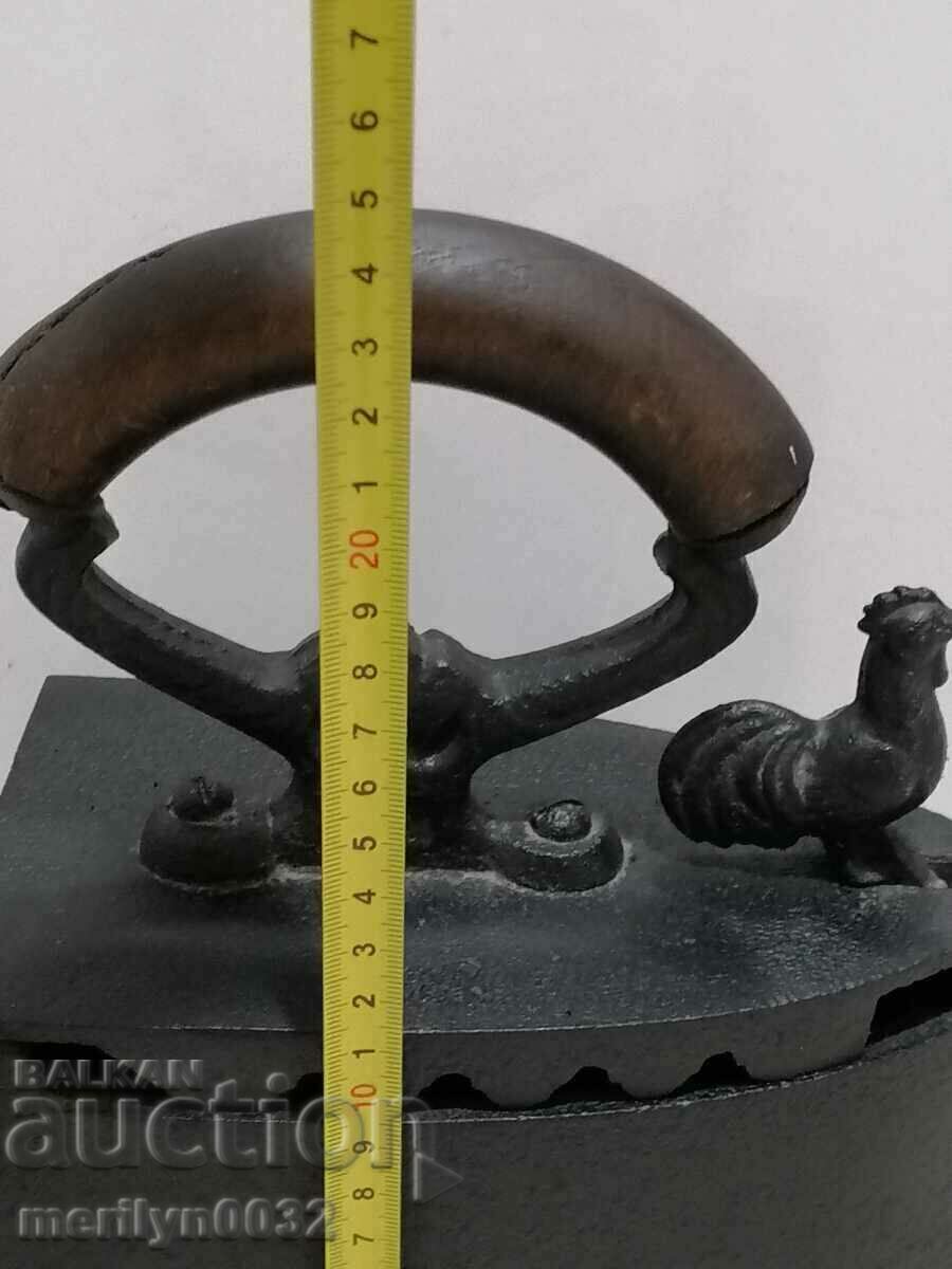 Παράδοση Παλιά σιδήρου στην πυρκαγιά Παράδοση Παλιά σιδήρου στην πυρκαγιά