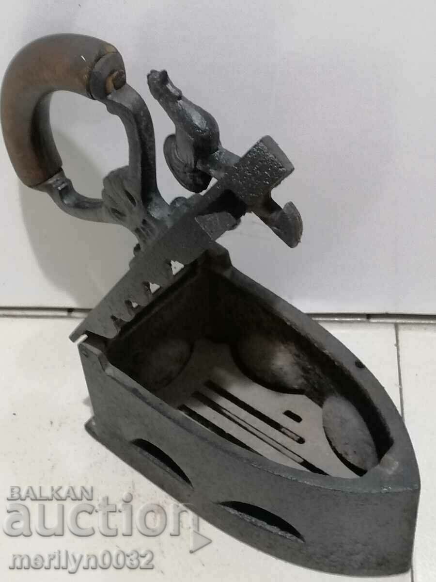 Παλιά σιδήρου στην πυρκαγιά - 6 Παλιά σιδήρου στην πυρκαγιά - 6