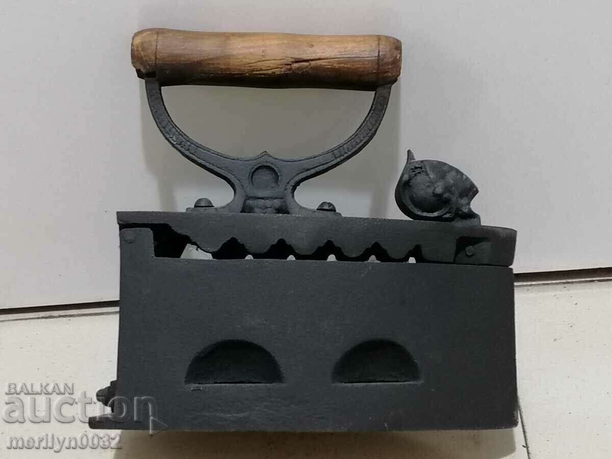 Παλιά σιδήρου στην πυρκαγιά με τιμή 69.00 BGN | € 35.28 Παλιά σιδήρου στην πυρκαγιά με τιμή 69.00 BGN | € 35.28