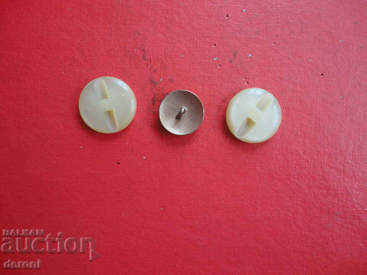 Delivery of Vintage army buttons