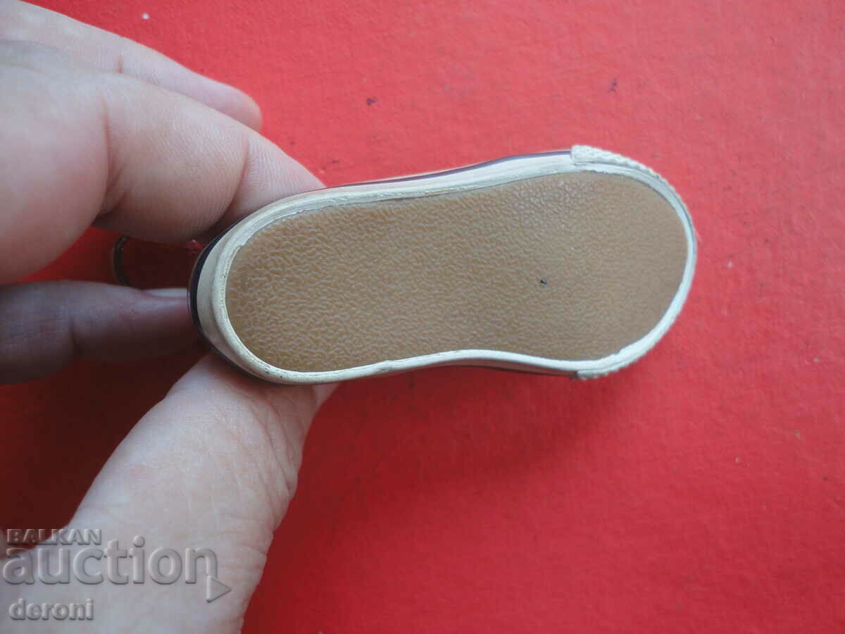 Delivery of Awesome key ring 10 Delivery of Awesome key ring 10