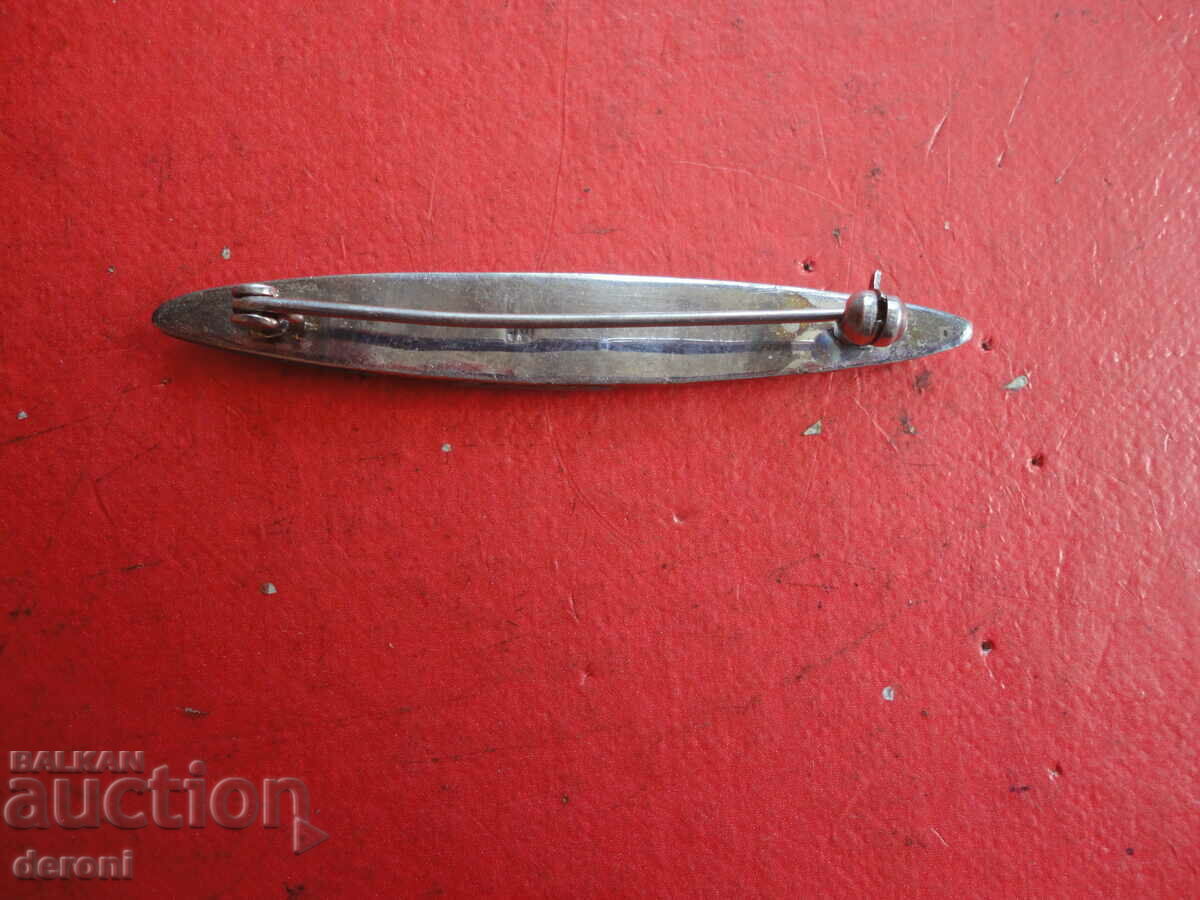 A great 925 silver brooch with price 25.00 BGN | € 12.78 A great 925 silver brooch with price 25.00 BGN | € 12.78