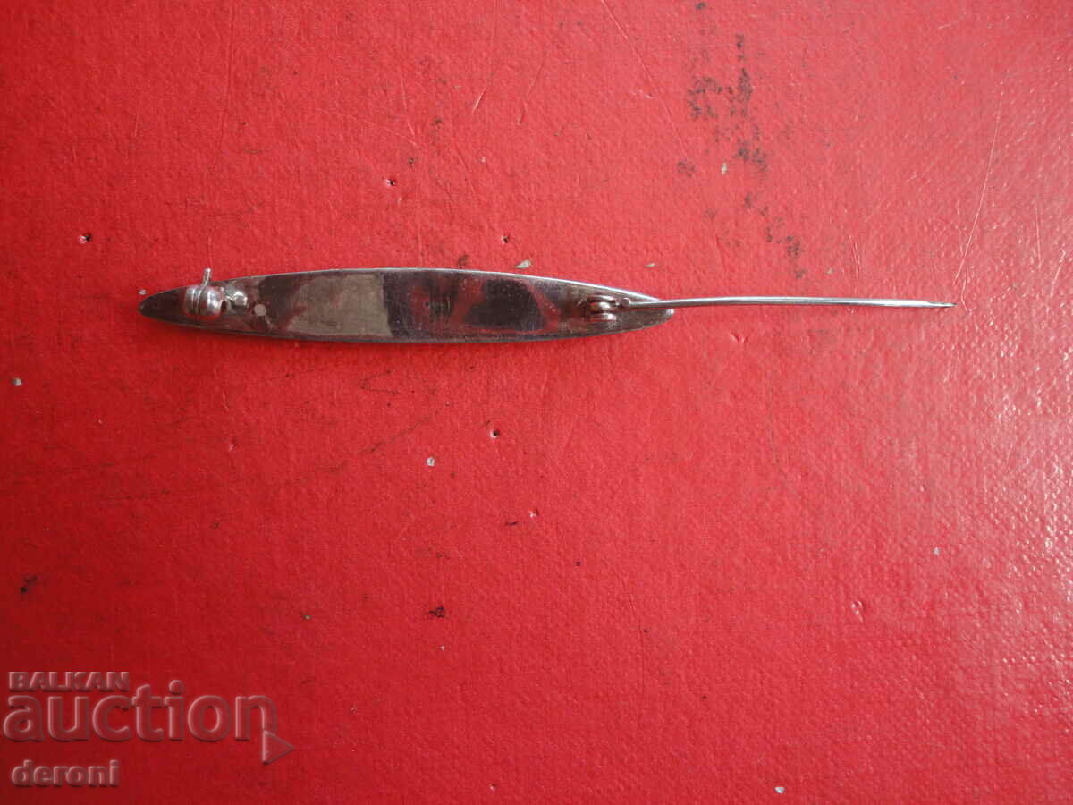 Auction A great 925 silver brooch Auction A great 925 silver brooch